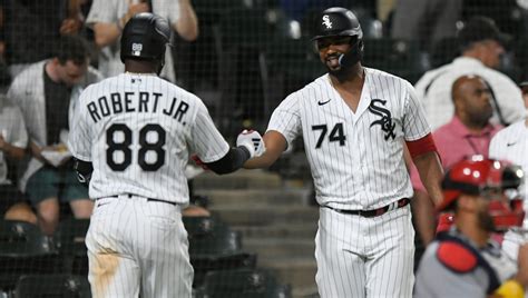 Luis Robert Jr. hits 26th homer, White Sox rally past Cardinals 8-7 after Montgomery hurt